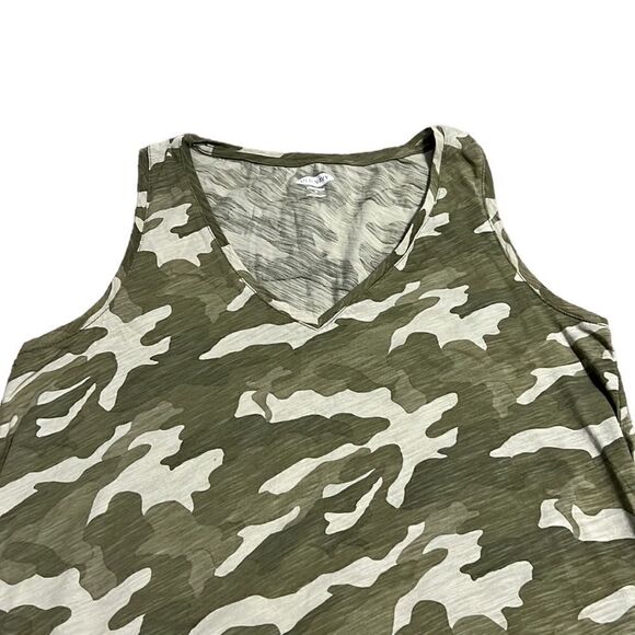 Old Navy Everywhere Tank Top Woman's Size Small Green Camo V-Neck Cotton - Picture 2 of 5